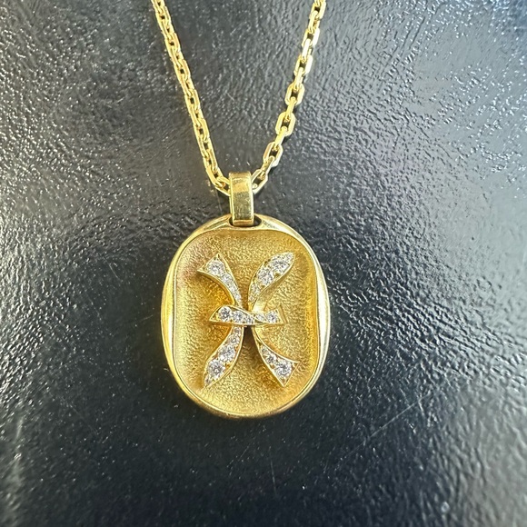 Jemma Wynne 18k gold diamond zodiac, pisces pendant necklace. RARE FIND - Picture 5 of 8